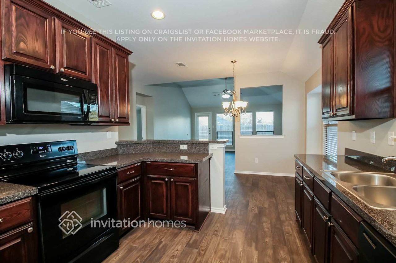 413 Windridge Dr - Photo 5 of 14