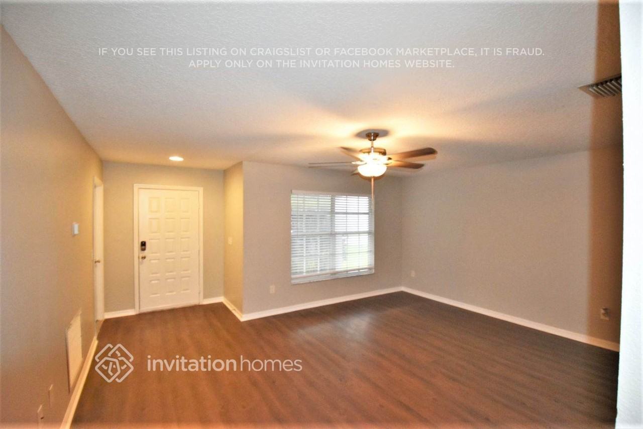 22724 Saint Thomas Cir - Photo 3 of 11