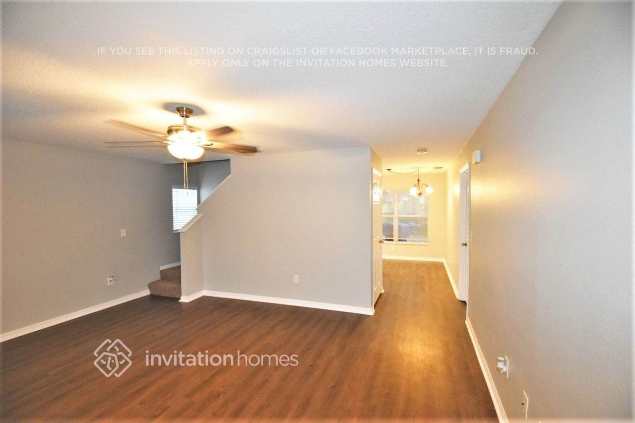 22724 Saint Thomas Cir - Photo 4 of 11