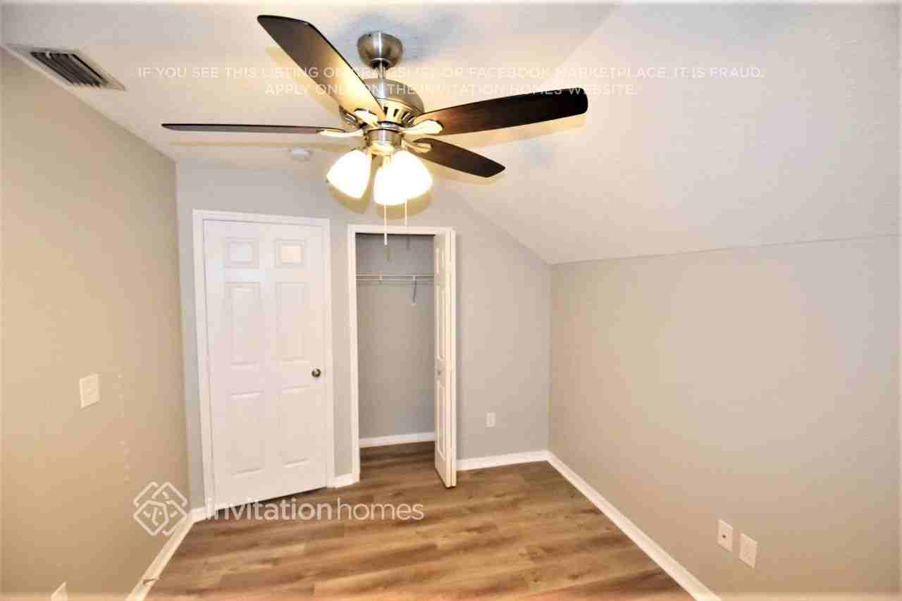 22724 Saint Thomas Cir - Photo 7 of 11