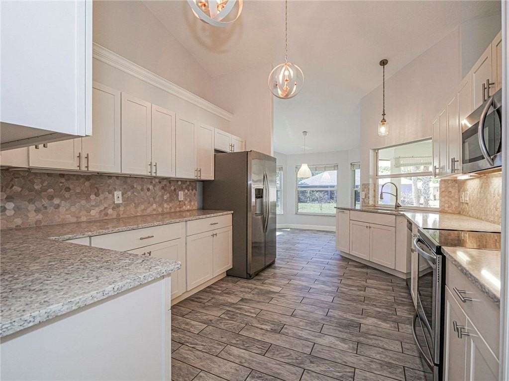 725 23rd Ave - Photo 5 of 12