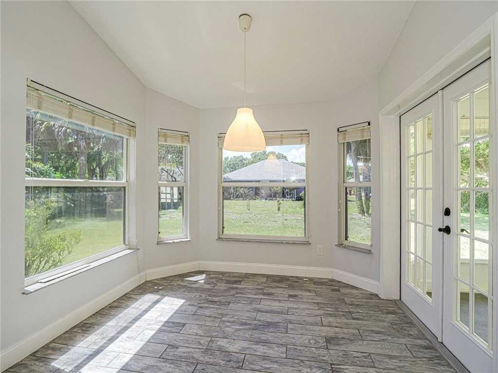 725 23rd Ave - Photo 6 of 12