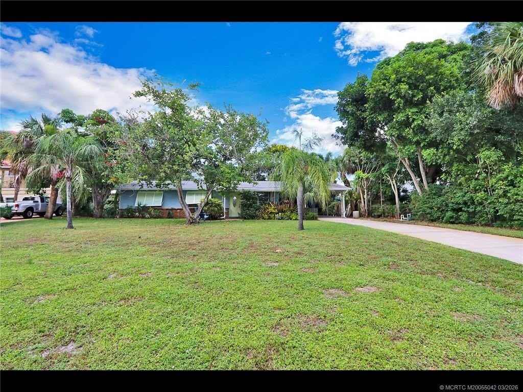 1905 Ne River Ct - Photo 4 of 18