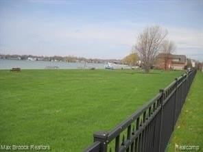 1673 Cass Lake Rd - Photo 2 of 6