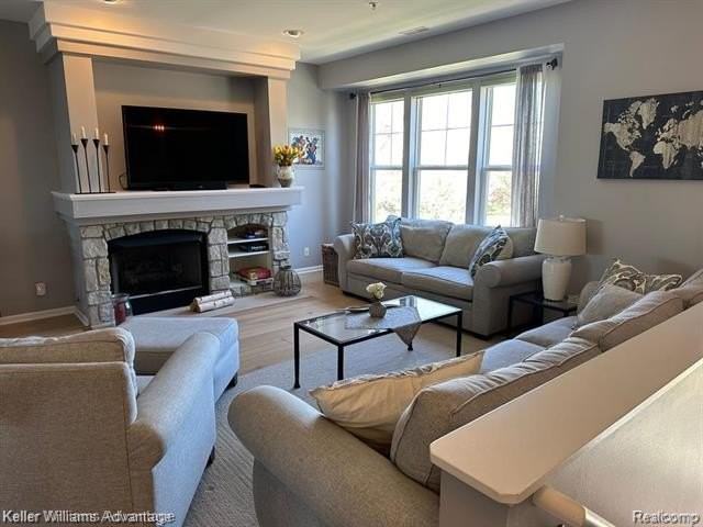 150 Hamilton St - Photo 4 of 27