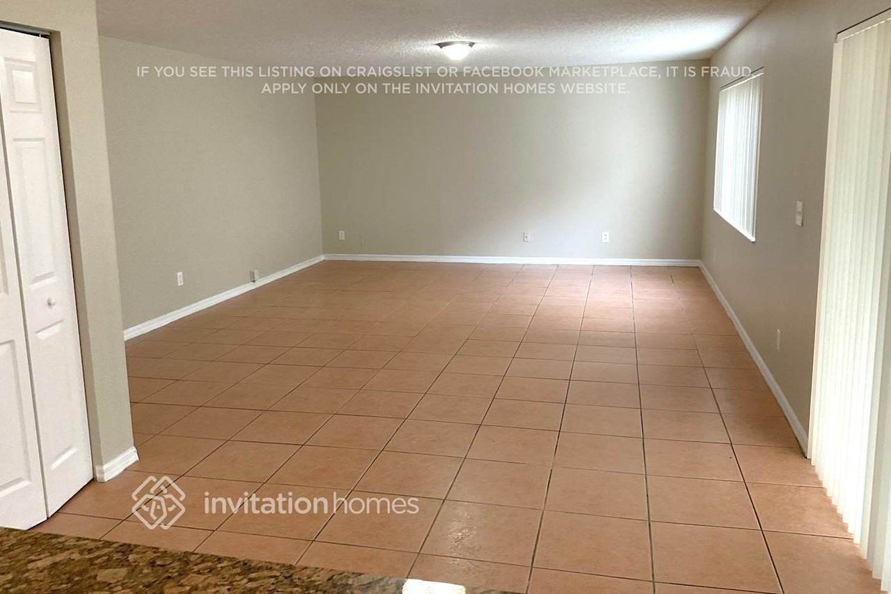 2300 Sw 106th Ave - Photo 4 of 15