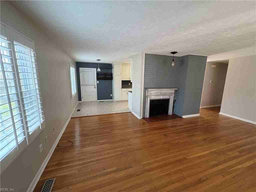 47 Fox Grove Dr - Photo 3 of 6