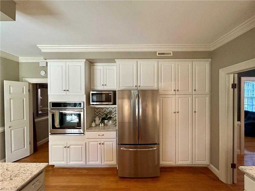 3142 Harvesttime Cres - Photo 7 of 34