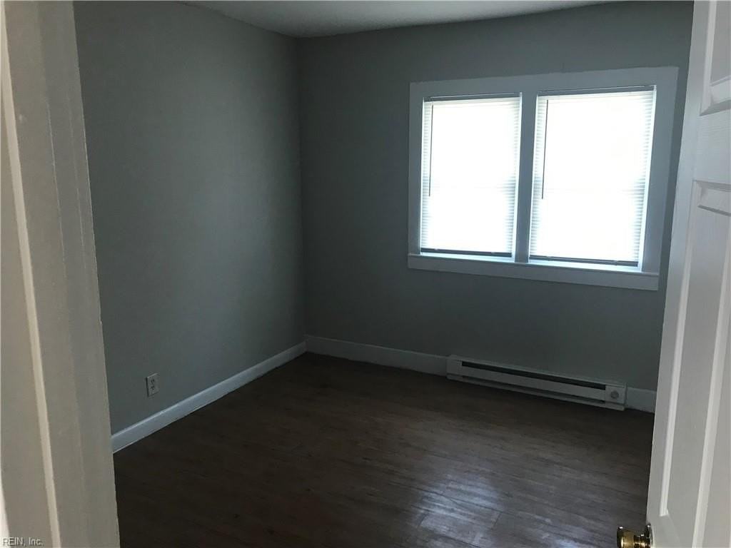 908 Old Williamsburg Rd #7 - Photo 3 of 7