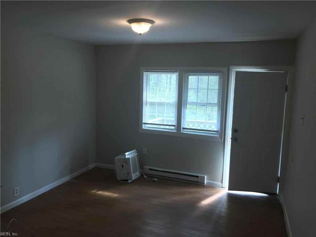 908 Old Williamsburg Rd #7 - Photo 7 of 7