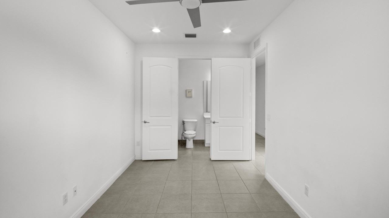 6919 Pines Cir - Photo 6 of 31