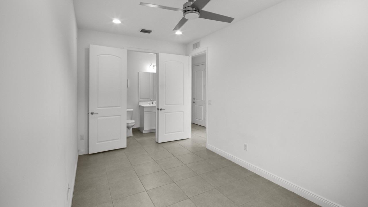 6919 Pines Cir - Photo 7 of 31
