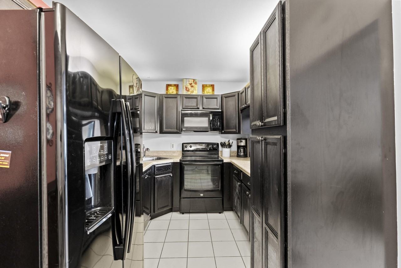 1004 Green Pine Blvd Apt A1 - Photo 3 of 29