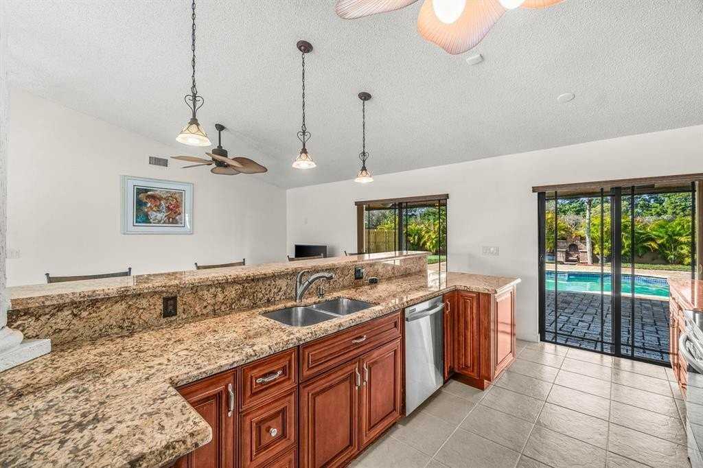 19873 Court Of The Myrtles - Photo 5 of 6