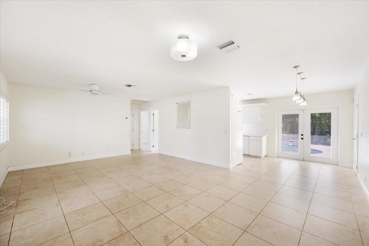 1012 Mohican Blvd - Photo 4 of 26