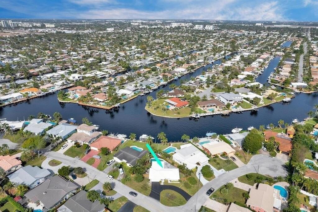 999 Se 6th Ter - Photo 3 of 25