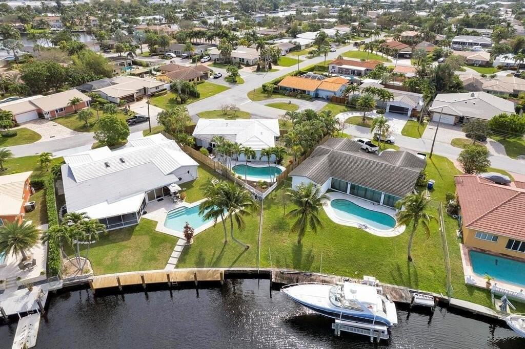 999 Se 6th Ter - Photo 4 of 25