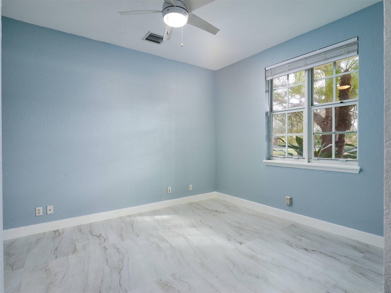 463 Schoolhouse Rd - Photo 2 of 21