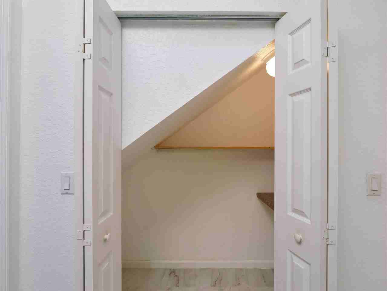 463 Schoolhouse Rd - Photo 4 of 21