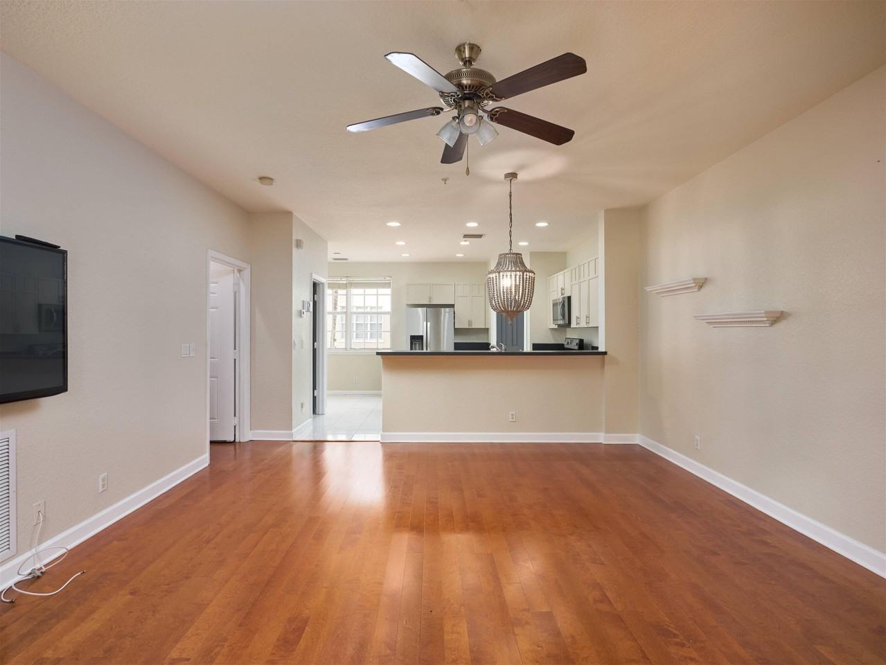 463 Schoolhouse Rd - Photo 6 of 21