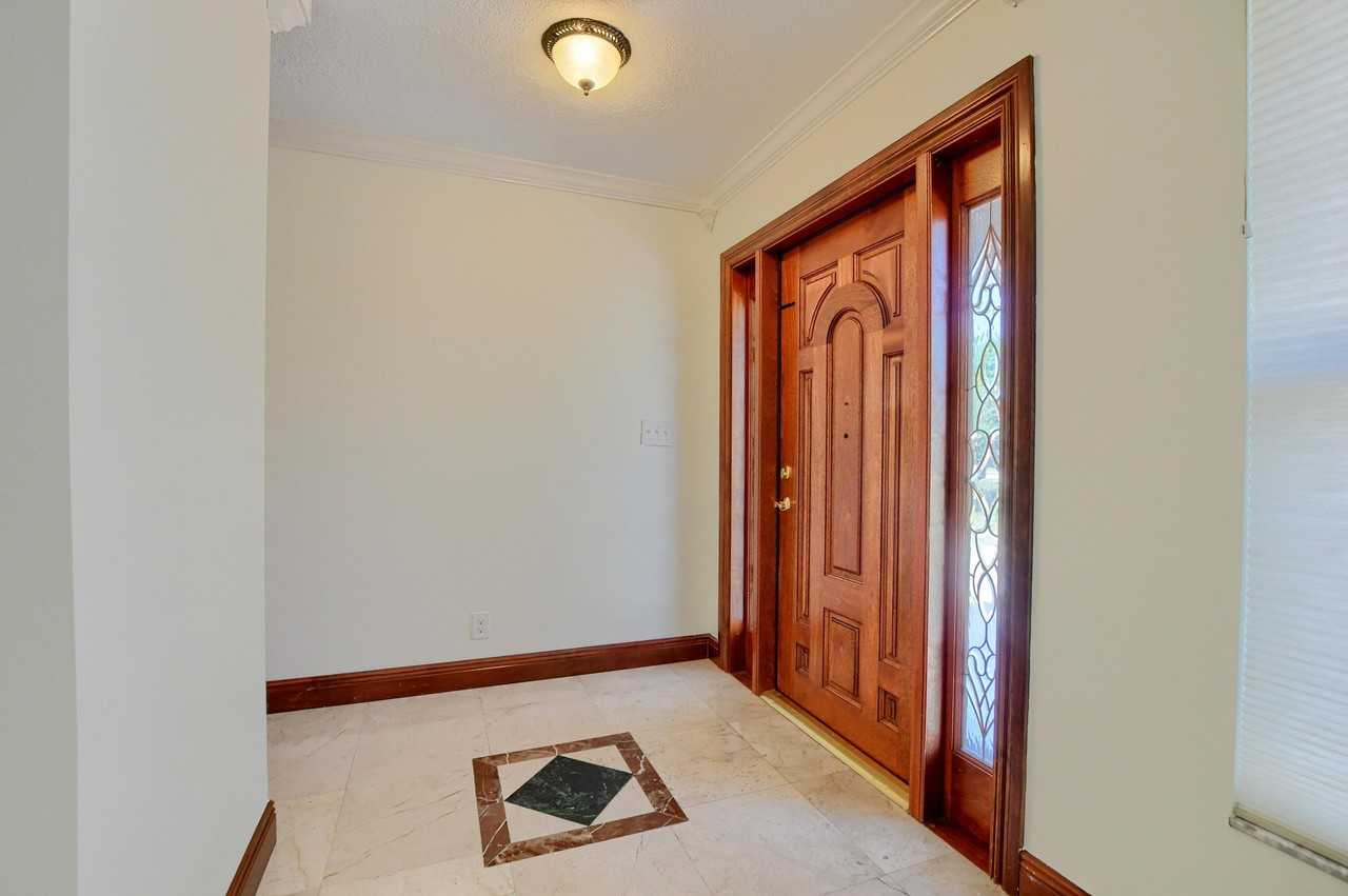 2334 Nw Timbercreek Cir - Photo 4 of 50