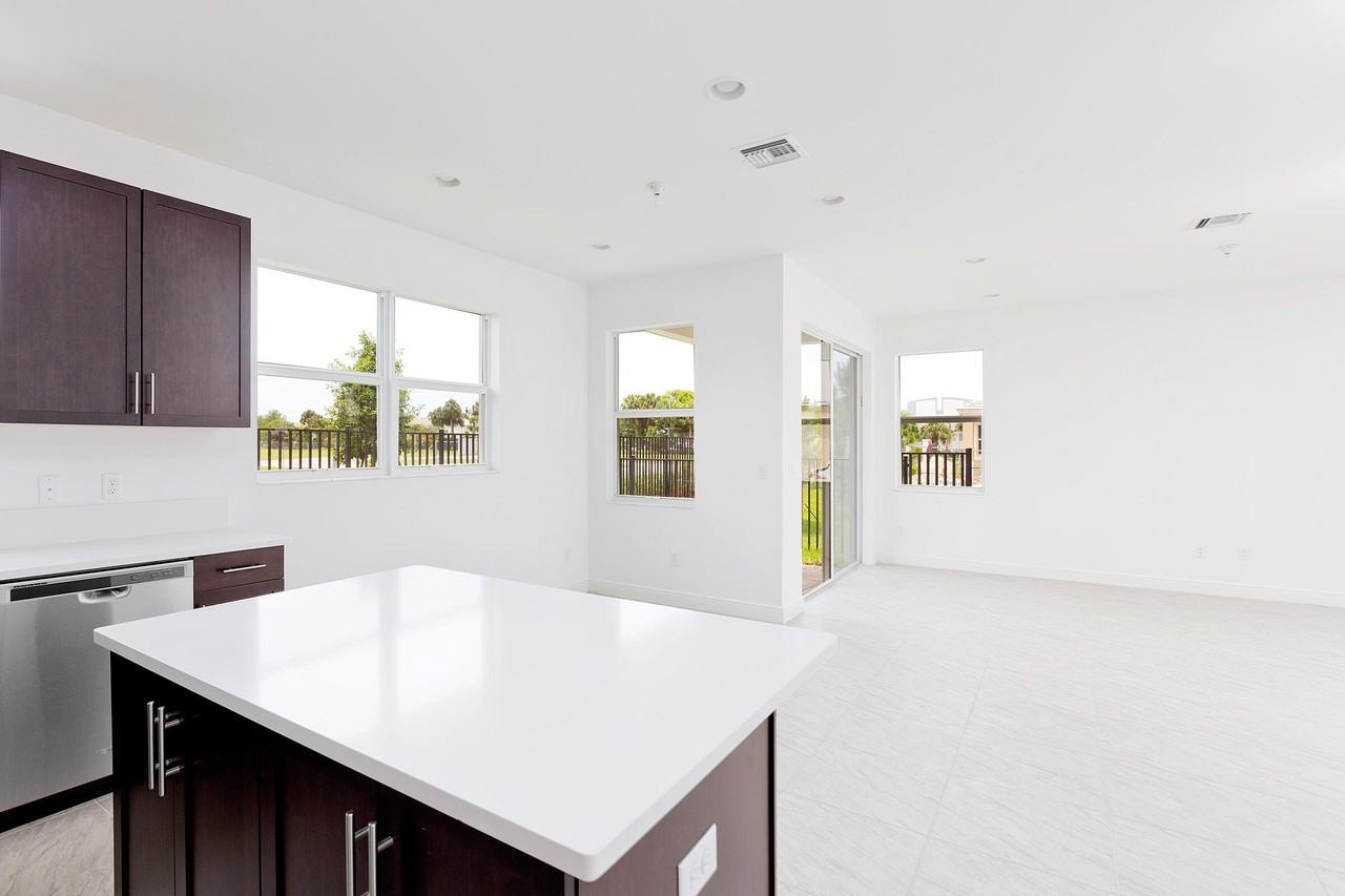 6961 Pines Cir Unit 27 - Photo 2 of 6