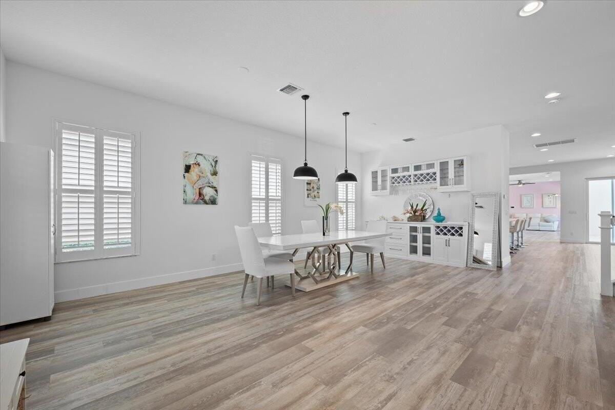 1127 Faulkner Ter - Photo 2 of 49