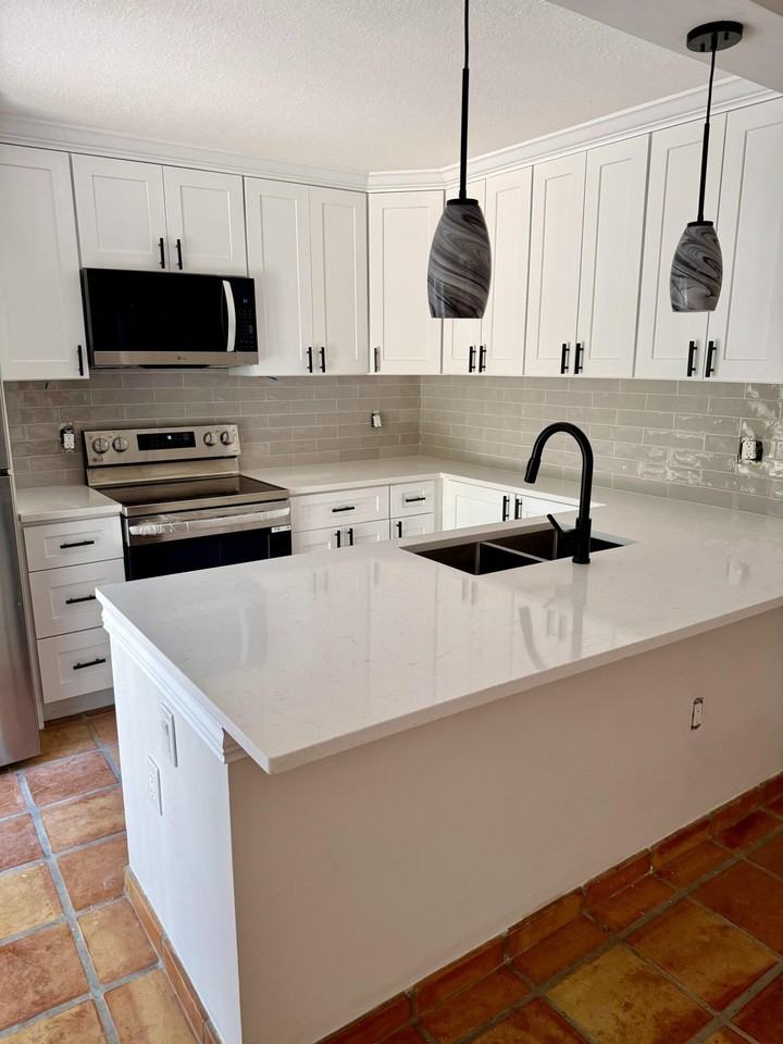 2431 24th Ct - Photo 2 of 14