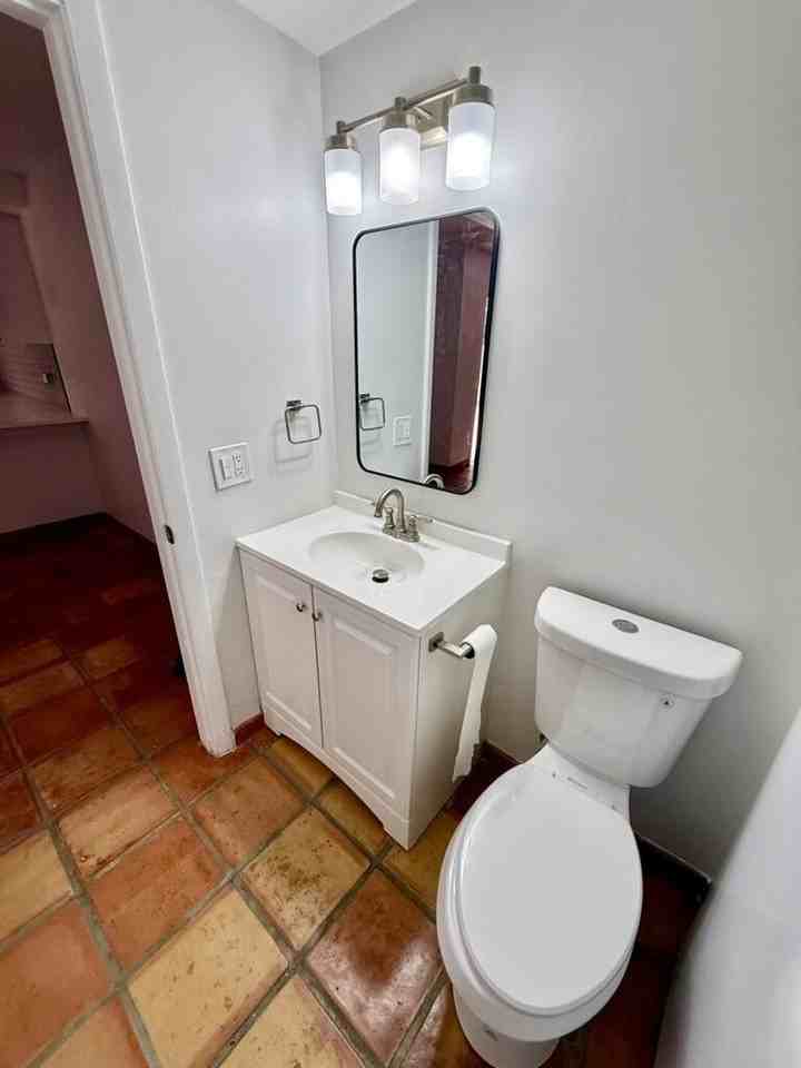 2431 24th Ct - Photo 6 of 14