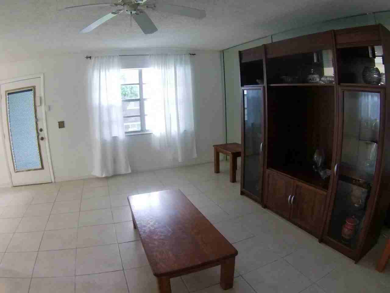 556 Capri L - Photo 4 of 30