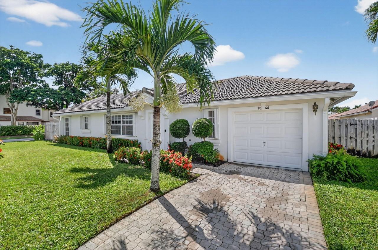 1866 Capeside Cir - Photo 2 of 25