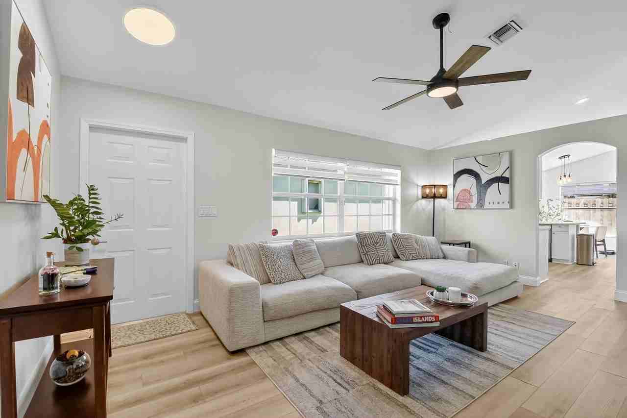 1866 Capeside Cir - Photo 6 of 25