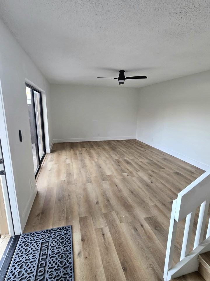 4204 Waterview Cir - Photo 3 of 16