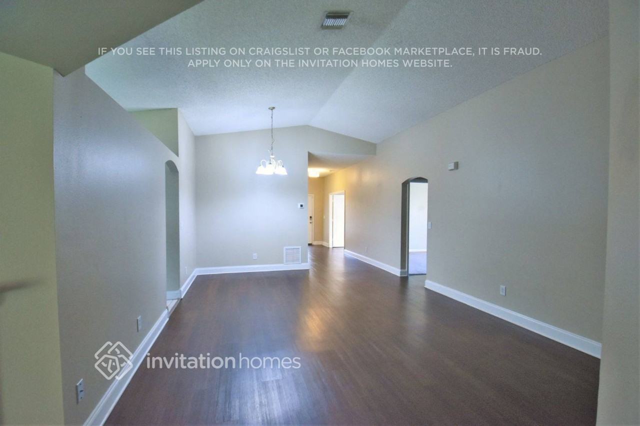 2257 Deercroft Dr - Photo 2 of 7