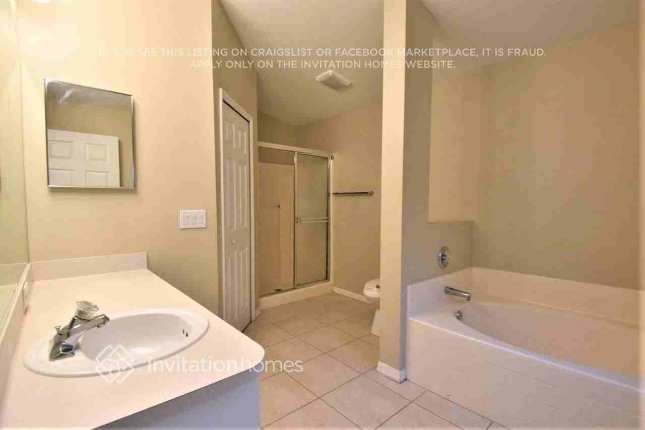 2257 Deercroft Dr - Photo 4 of 7