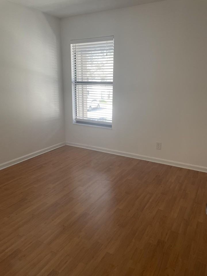 3129 Millwood Ter Apt M237 - Photo 3 of 4