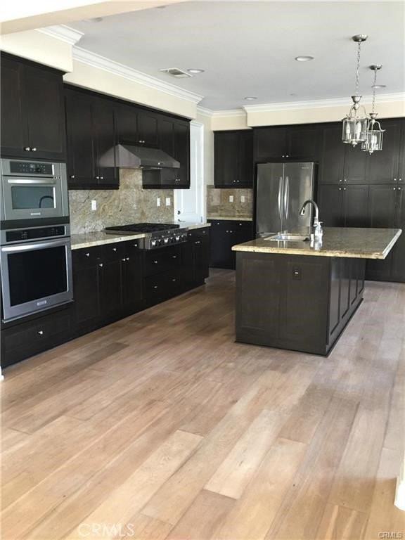 102 Shadowbrook - Photo 3 of 8