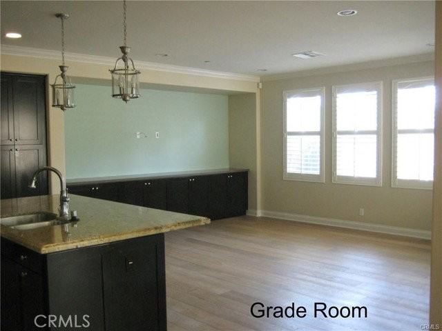 102 Shadowbrook - Photo 4 of 8