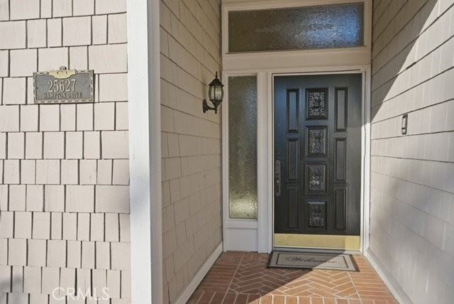 25627 Hampton Dr - Photo 3 of 8