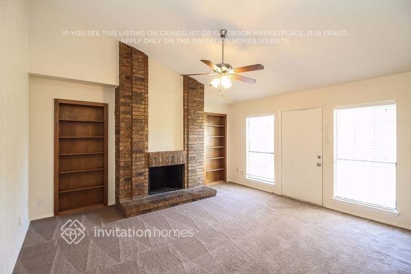 421 Kingsbridge Dr - Photo 2 of 17