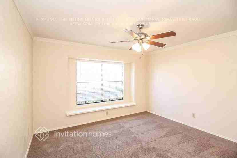 421 Kingsbridge Dr - Photo 4 of 17