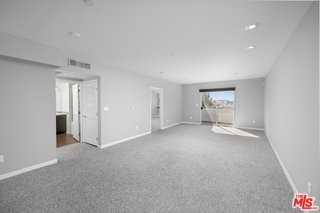 159 W Green St #509A - Photo 5 of 8