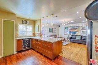 4722 Ventura Canyon Ave - Photo 3 of 8