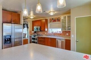 4722 Ventura Canyon Ave - Photo 4 of 8