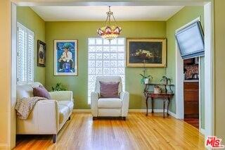 4722 Ventura Canyon Ave - Photo 6 of 8