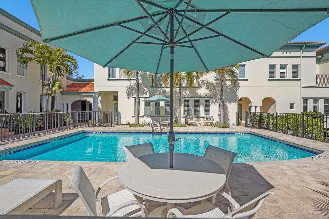 1685 Laurel St #3 - Photo 3 of 39