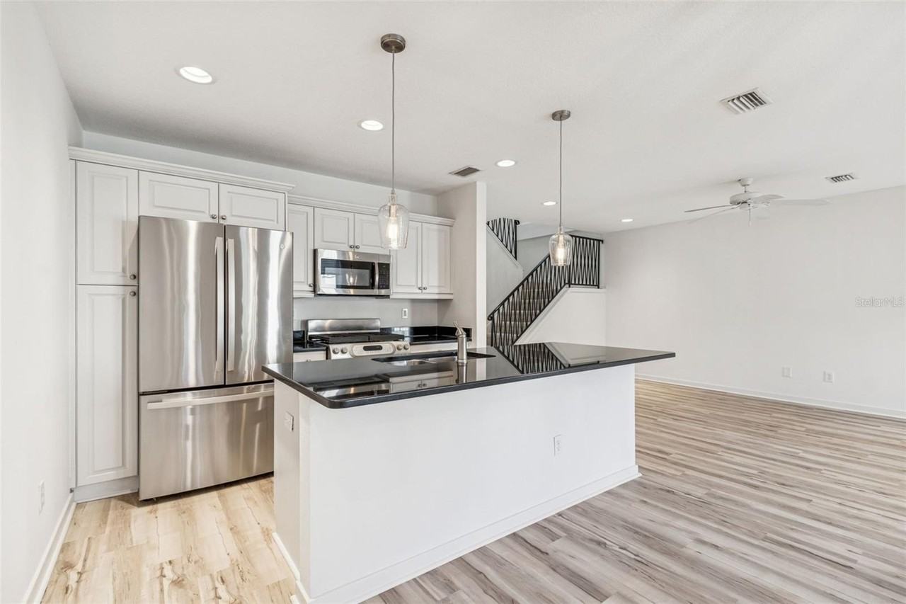 1685 Laurel St #3 - Photo 7 of 39