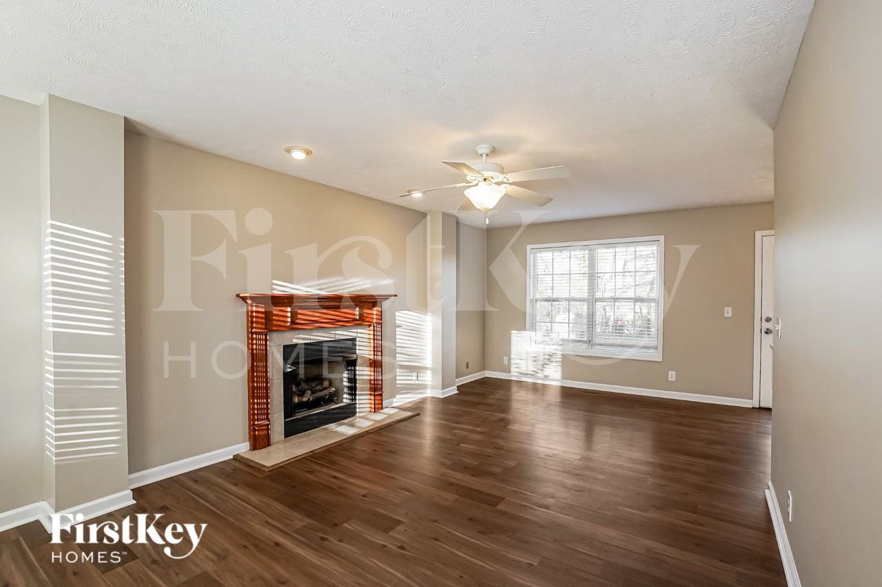 2765 Ann Dr - Photo 3 of 19
