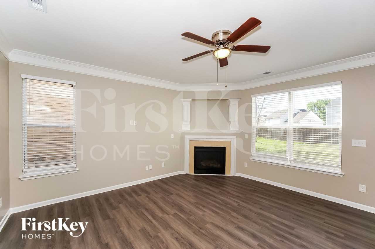 8351 Rolling Meadows Ln - Photo 3 of 19