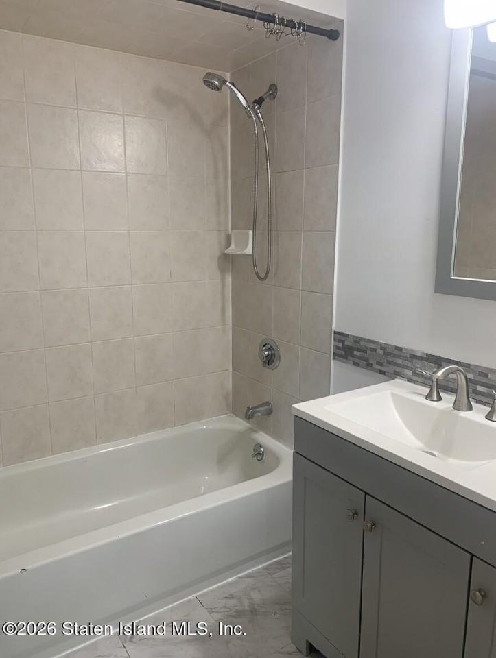 17 Mersereau Ave - Photo 6 of 10